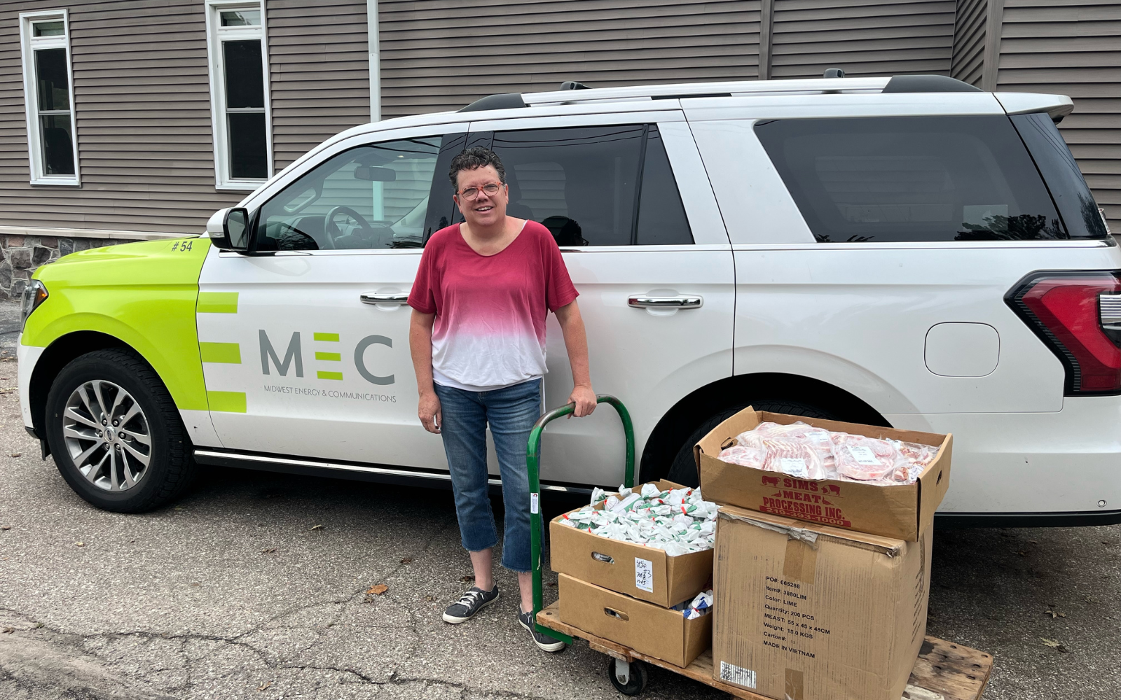 MEC Purchases 4-H Animals